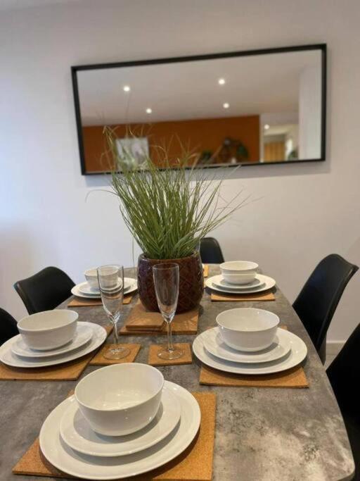 Paramount City Living 105 Swindon Eksteriør bilde