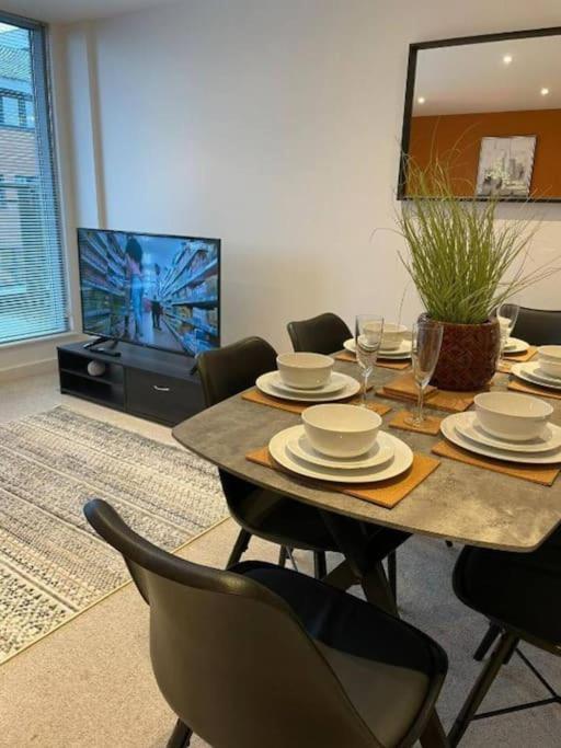 Paramount City Living 105 Swindon Eksteriør bilde